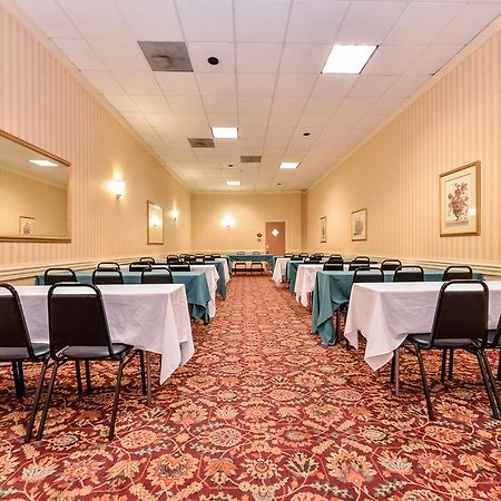 Quality Inn And Suites Conference Center Richmond Ngoại thất bức ảnh