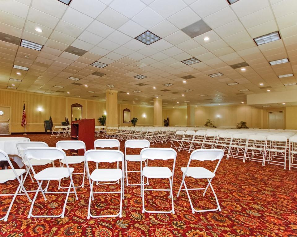 Quality Inn And Suites Conference Center Richmond Ngoại thất bức ảnh