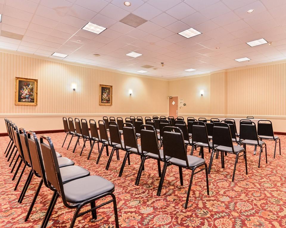 Quality Inn And Suites Conference Center Richmond Ngoại thất bức ảnh