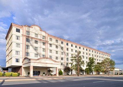 Quality Inn And Suites Conference Center Richmond Ngoại thất bức ảnh