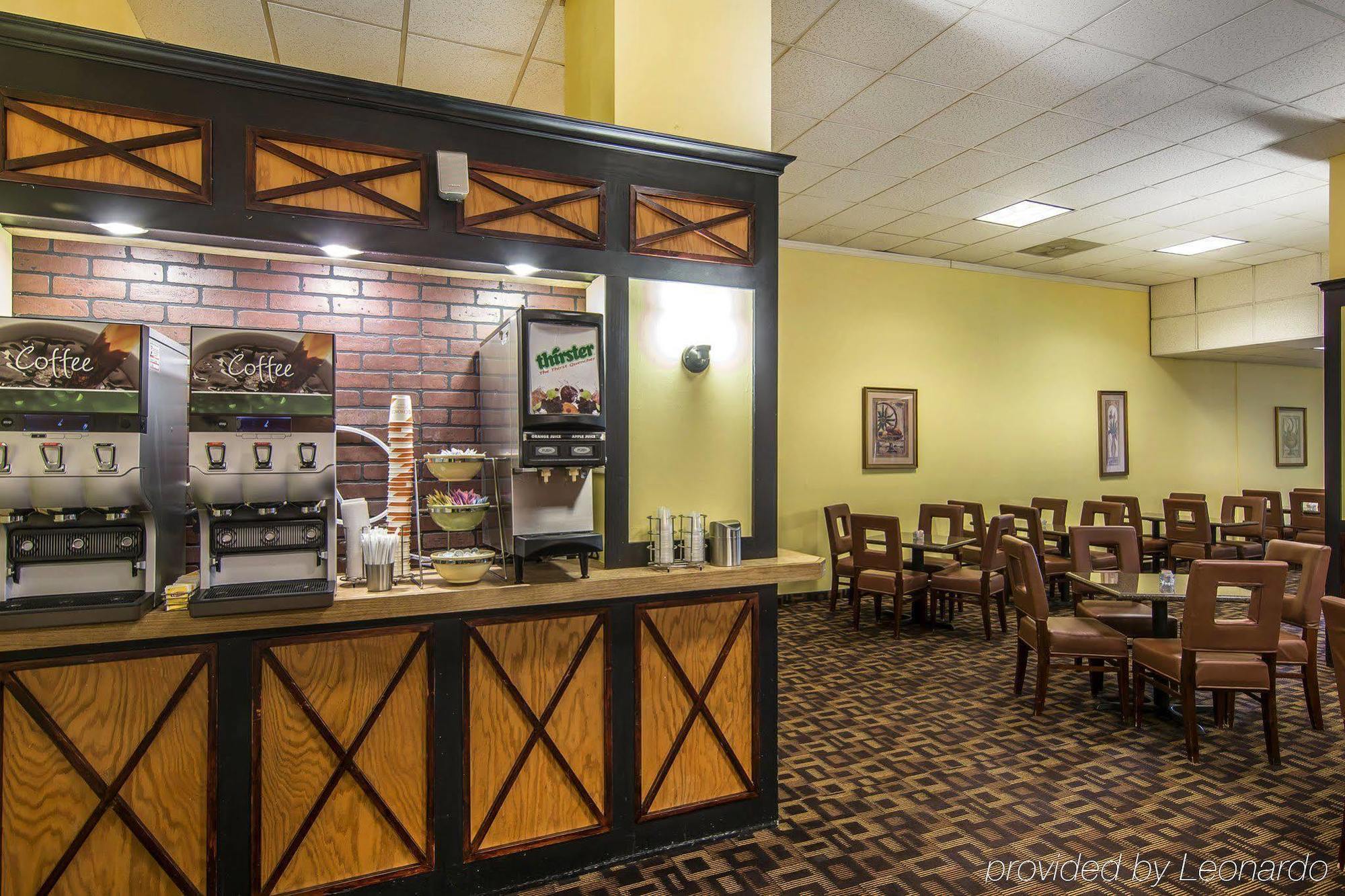 Quality Inn And Suites Conference Center Richmond Ngoại thất bức ảnh