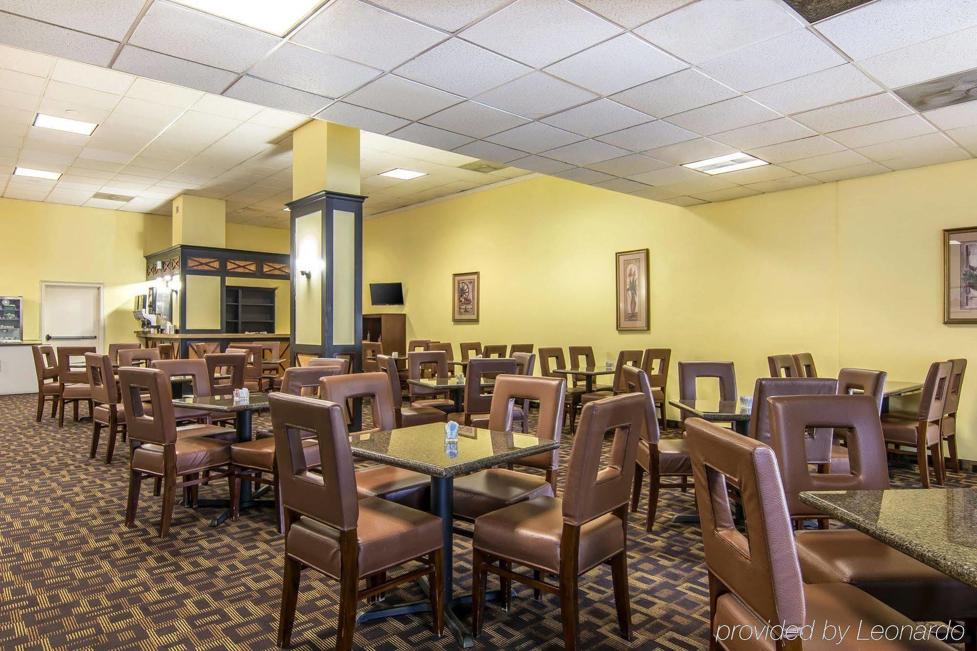 Quality Inn And Suites Conference Center Richmond Ngoại thất bức ảnh