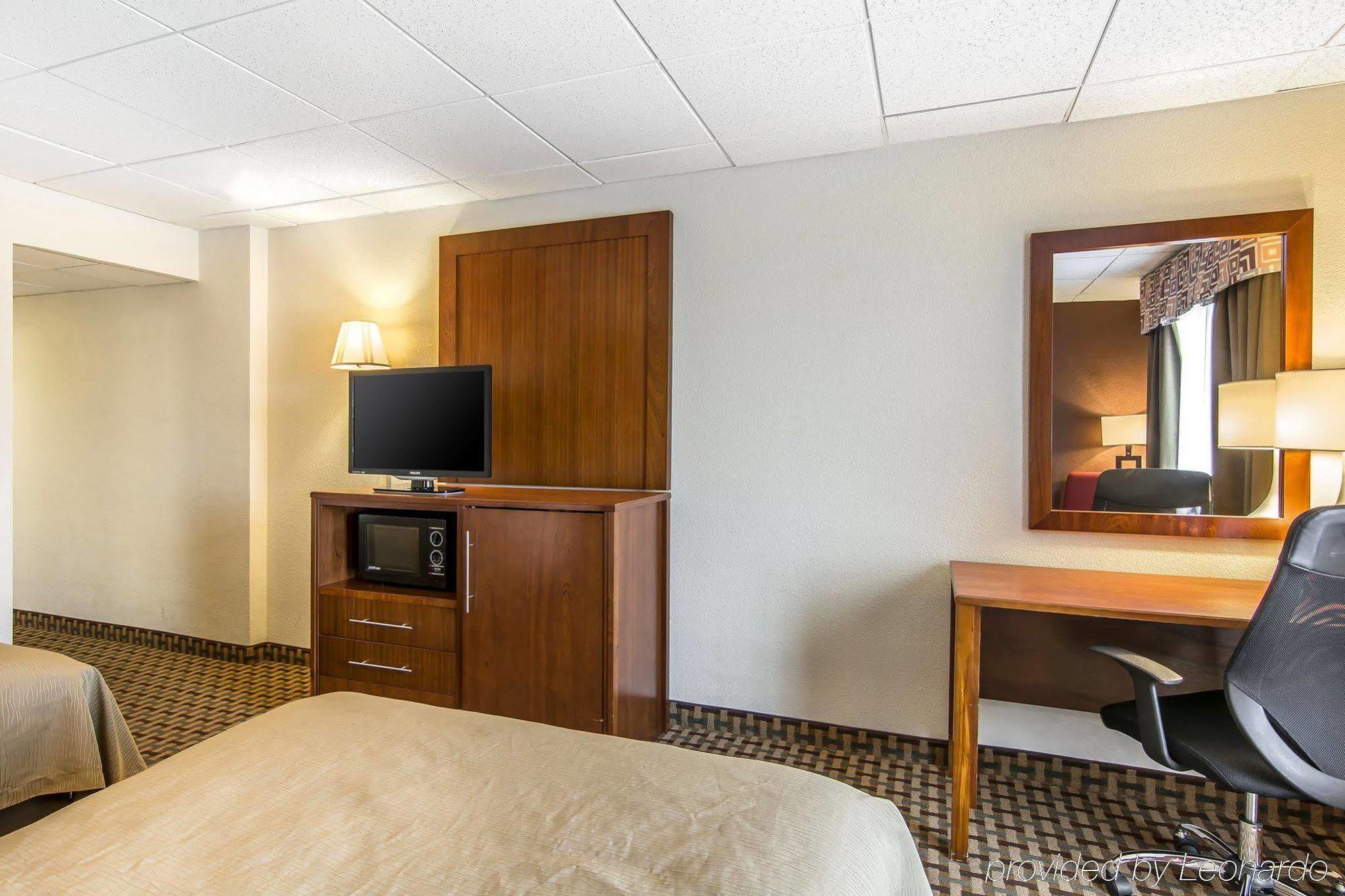 Quality Inn And Suites Conference Center Richmond Ngoại thất bức ảnh