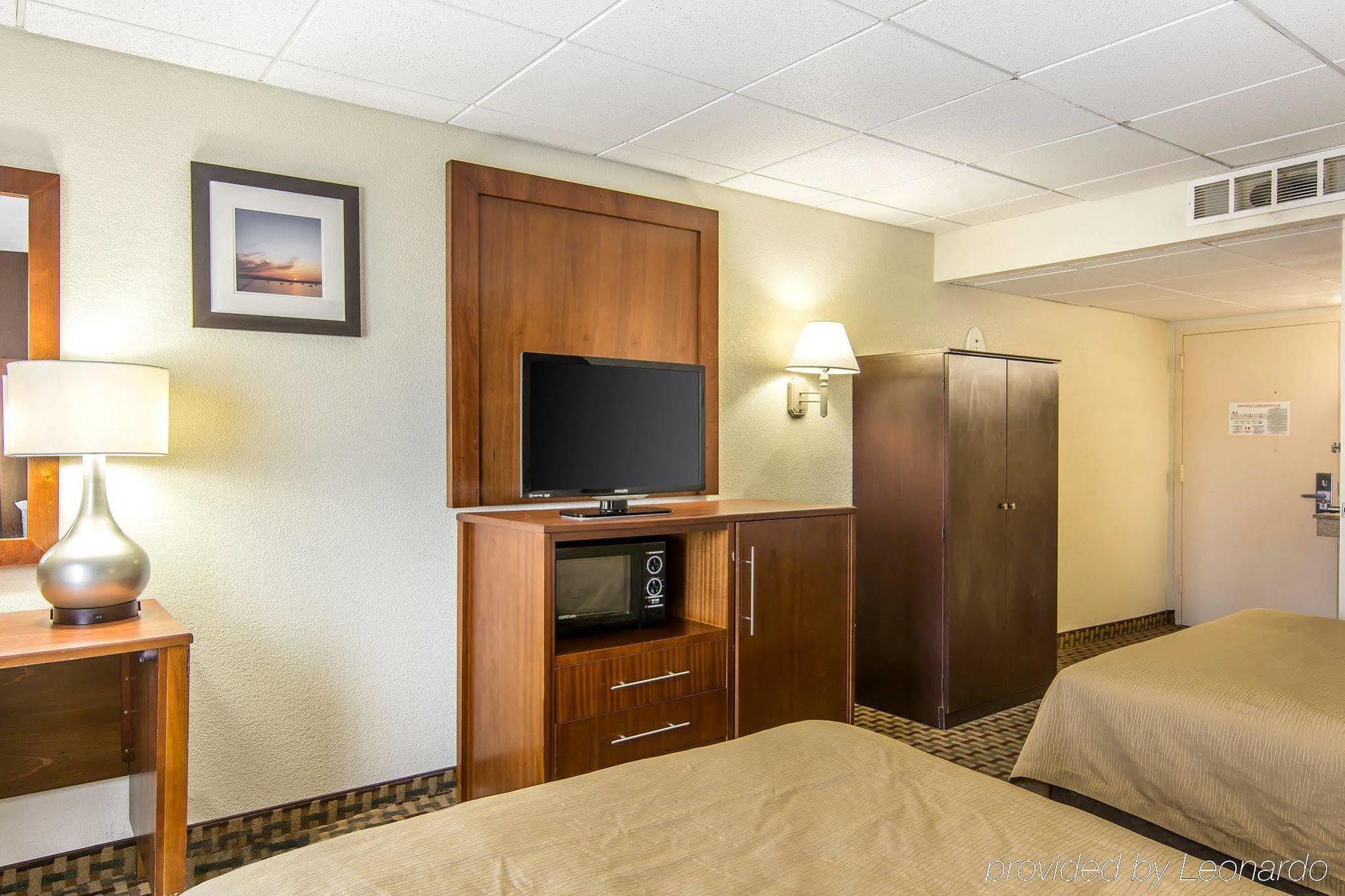 Quality Inn And Suites Conference Center Richmond Ngoại thất bức ảnh