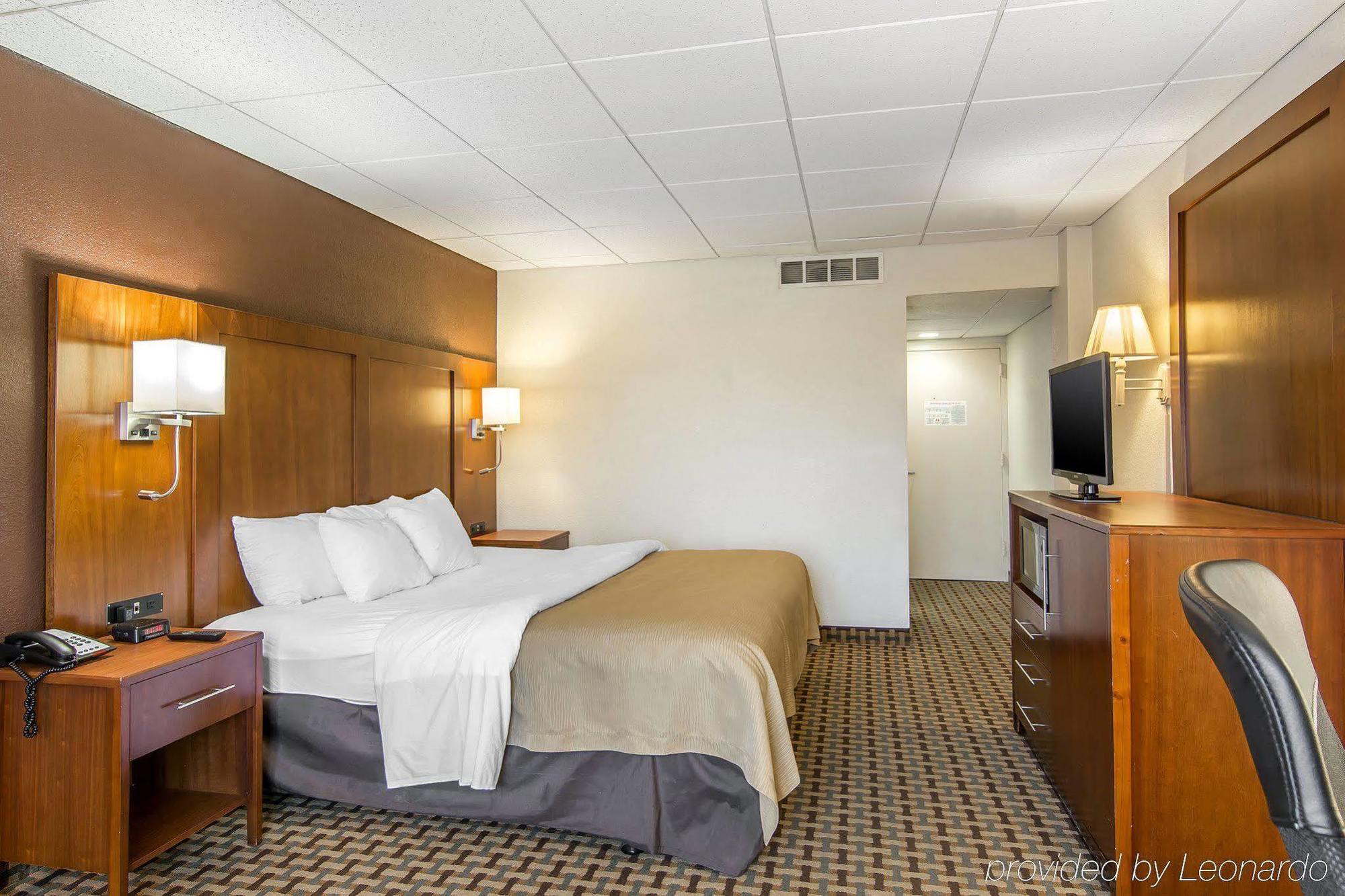 Quality Inn And Suites Conference Center Richmond Ngoại thất bức ảnh