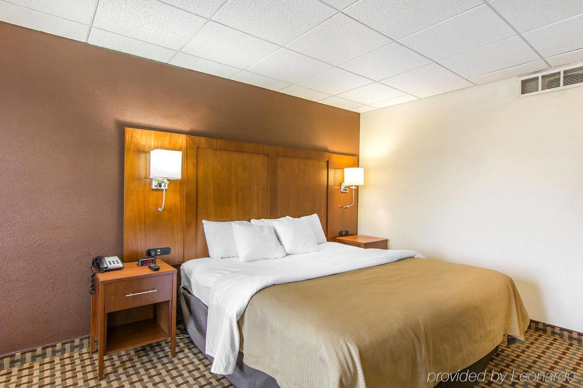 Quality Inn And Suites Conference Center Richmond Ngoại thất bức ảnh