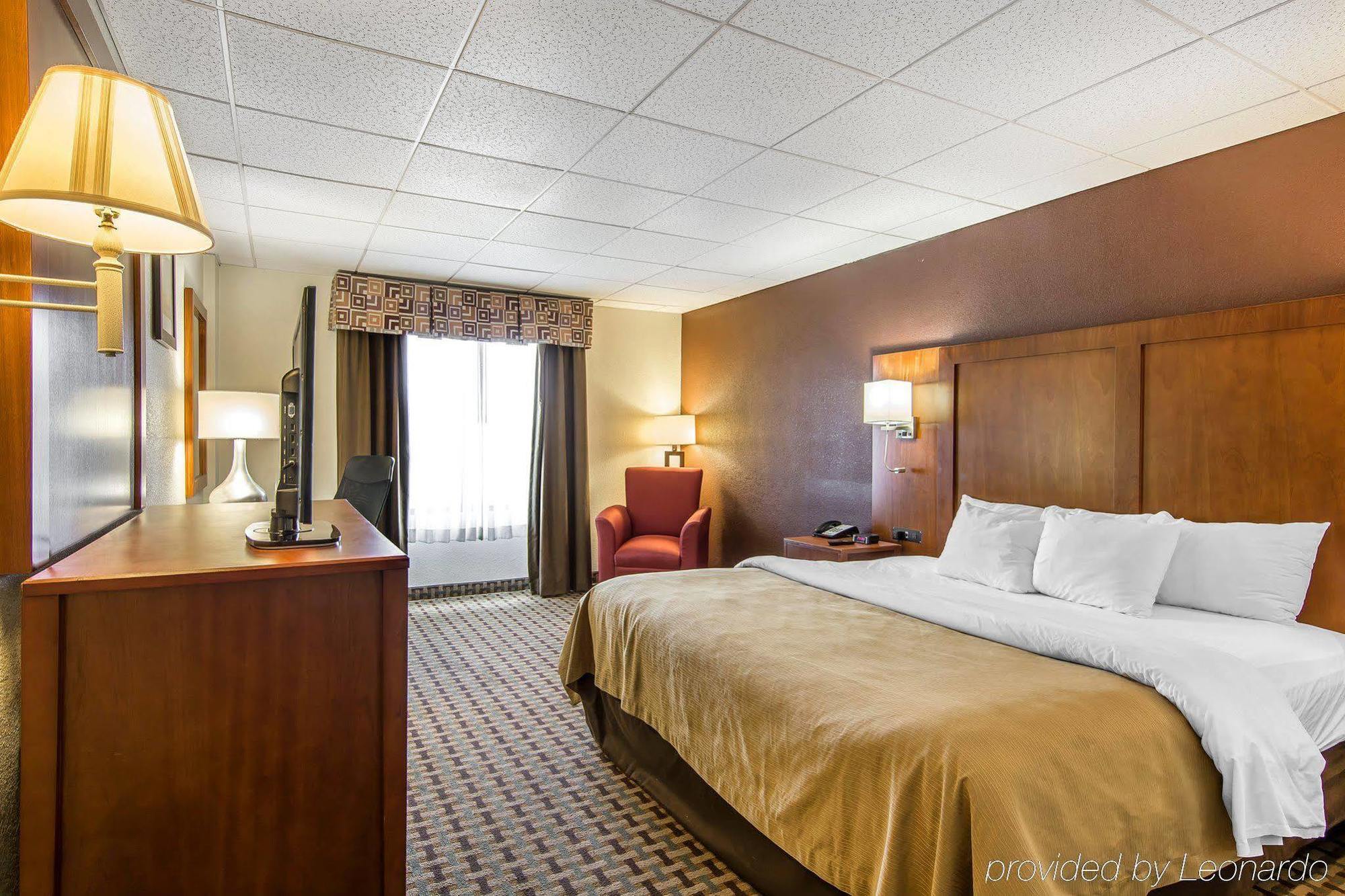 Quality Inn And Suites Conference Center Richmond Ngoại thất bức ảnh