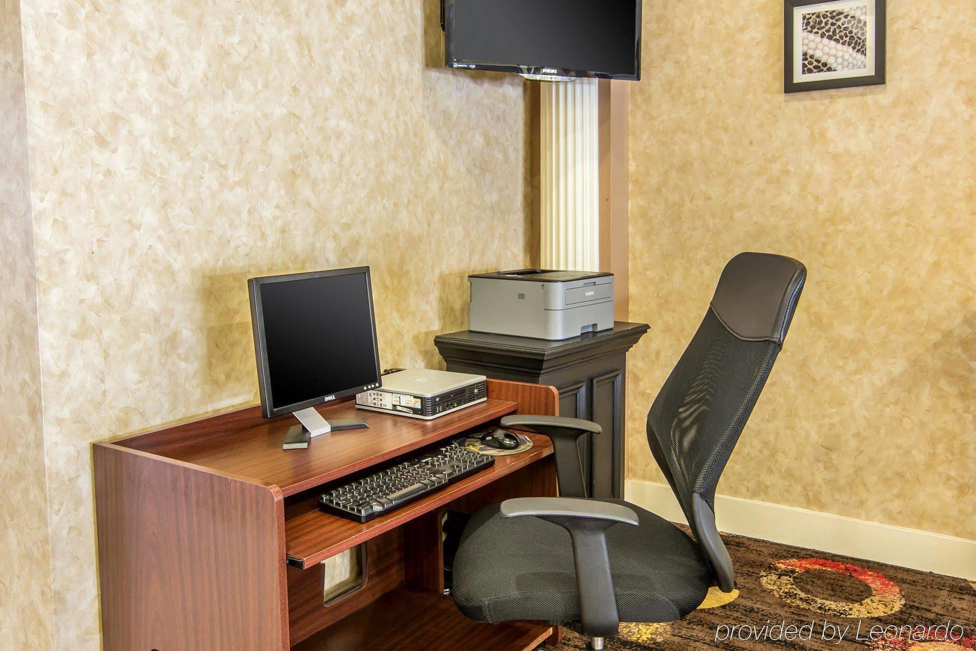 Quality Inn And Suites Conference Center Richmond Ngoại thất bức ảnh