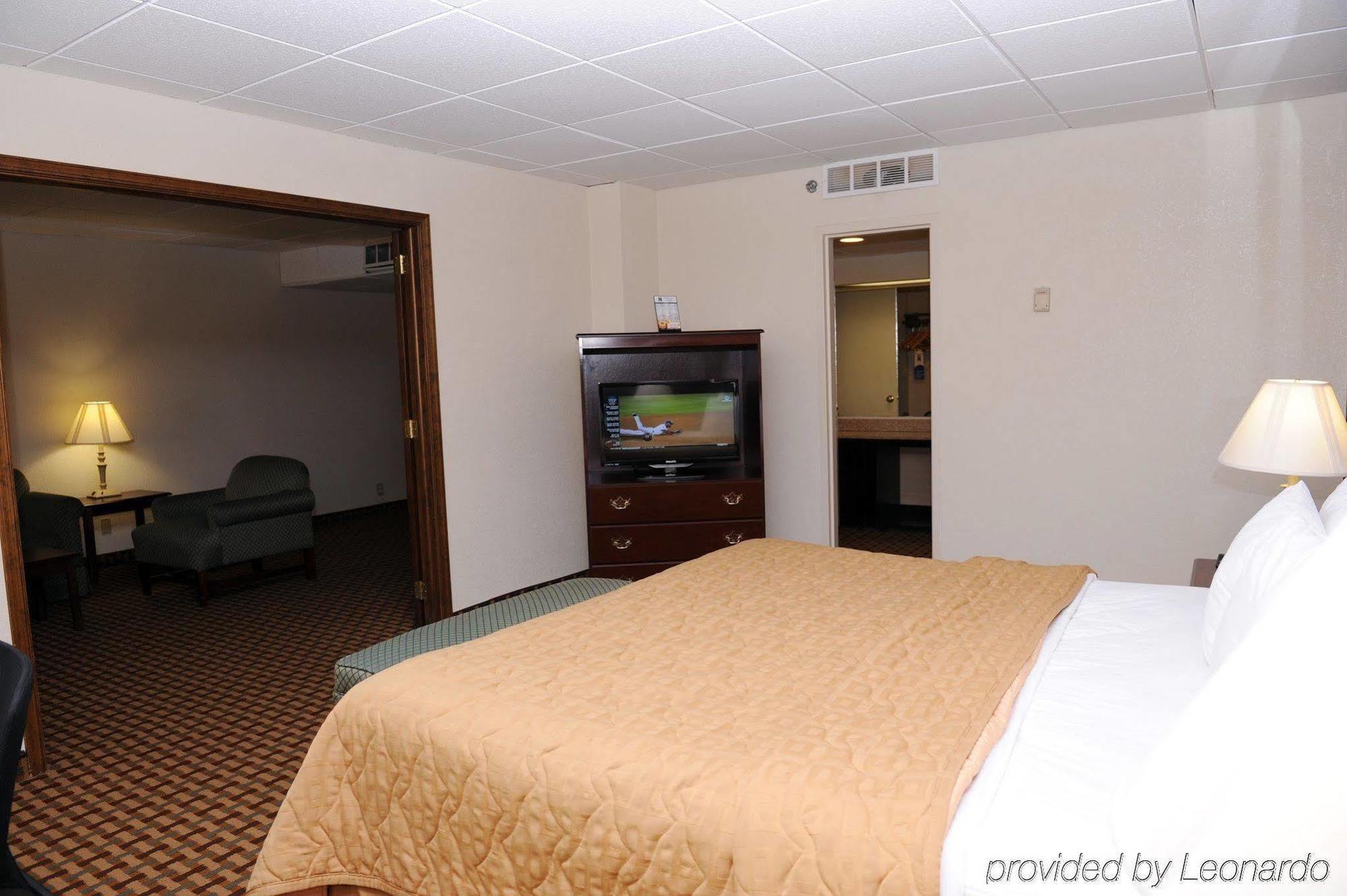 Quality Inn And Suites Conference Center Richmond Phòng bức ảnh
